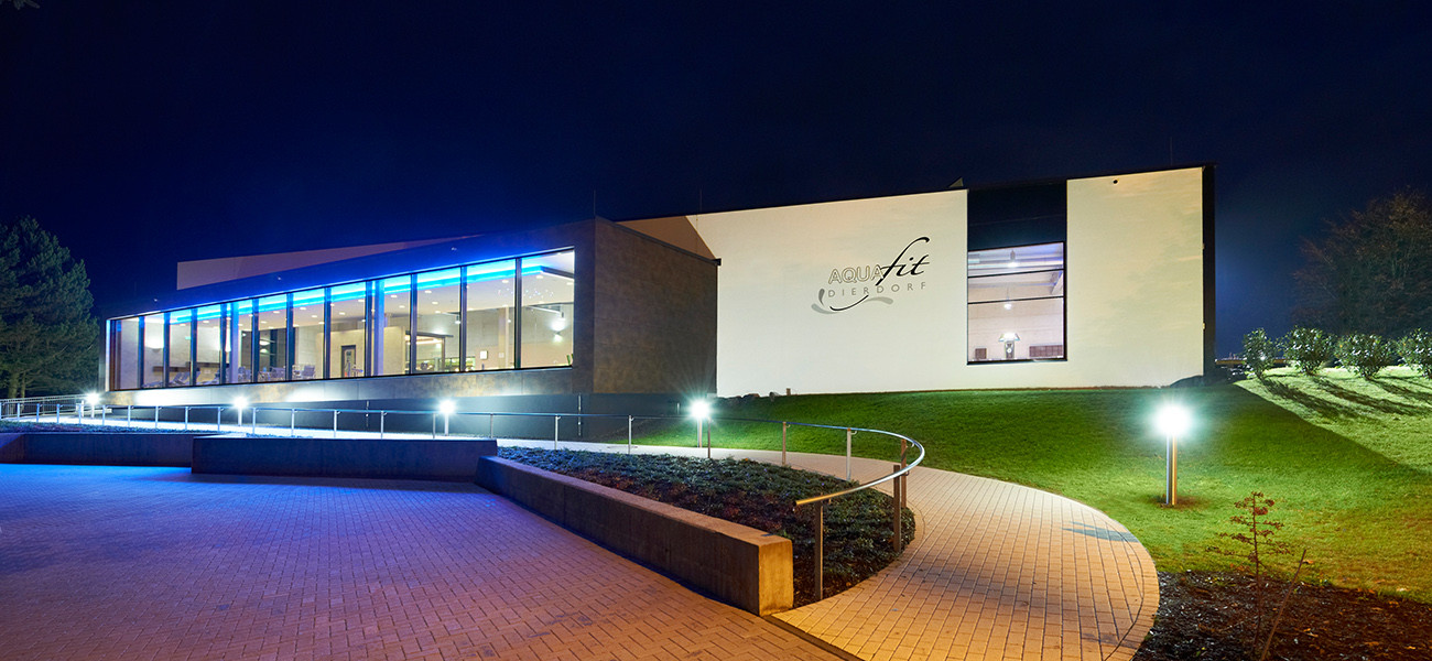 aquafit_aussen_nacht